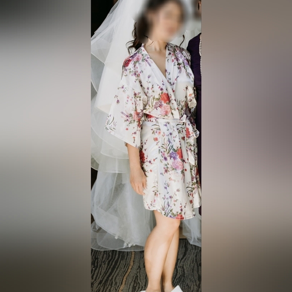 3 Floral Pink and White Silk Dressing Gowns Robes - Picture 1 of 2